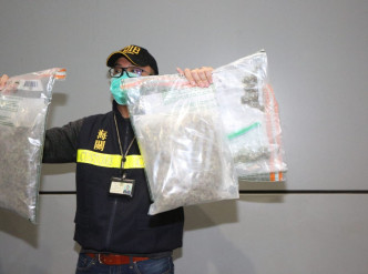 警方檢獲總市值約50萬元的毒品。