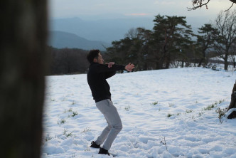 微電影9成在鳥取取景，靚人靚景，秋成仲要在雪地上跳舞。