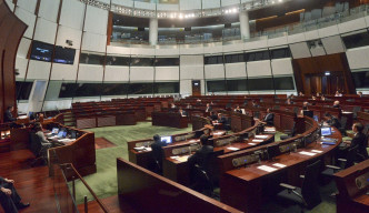 刘兆佳认为立法会中，三个组别的议席应该各占30席。资料图片