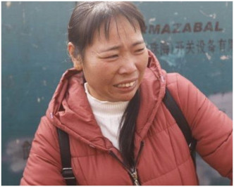 死者母親說起自己兒子姚某無辜被毆斃就十分悲痛。