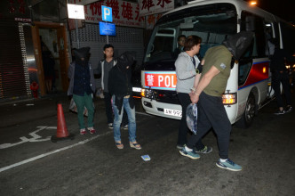 被捕的包括10名非华裔人士。