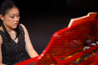 新一代钢琴家，18岁的廖偲婕获奖无数，在意大利米兰发行过CD+DVD的BACH专辑。2021年先后获得7所英国及美国顶尖音乐学院录取。