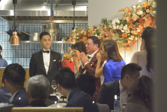 郑俊弘和何雁诗举行婚礼后拉大队到大埔一间餐厅举行晚宴，但因租场收费问题搞到一镬泡。
