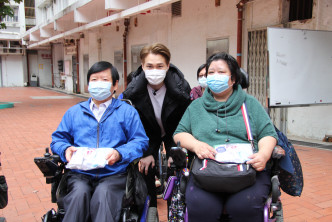 胡鸿钧希望疫情尽快完结，并祝大家身体健康。