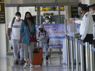 泰国布吉岛7月1日起向完成新冠疫苗接种的游客开放。美联社图片