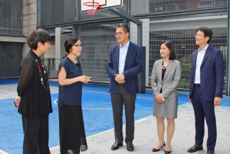 籃球場「破格地」設於一樓，在校內建築群中間。