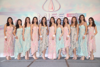11位决赛佳丽出席表演跳舞活动。