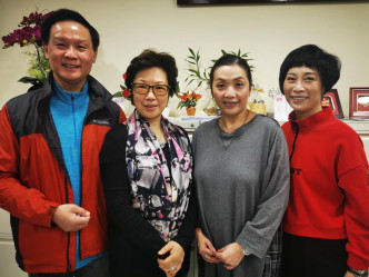 （右起）龙贯天、邓美玲、陈咏仪、卫骏辉为演出操囿。