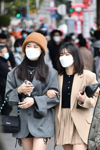 天气持续寒冷。