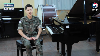 泰民最近为兵务厅官方网上频道，拍摄「 李泰民一等兵30问30答」影片。