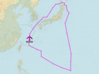 一架B-52H 轰炸机飞往东海和日本海执行任务。