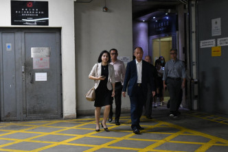 馮永業妻子馮程淑儀離開法庭時沒有回應記者提問。