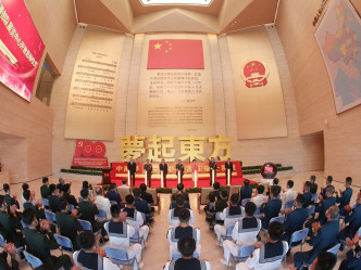 駐香港部隊展覽中心開放啓動儀式今日在昂船洲軍營舉行。