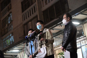 袁国勇昨晚联同衞生防护中心及环保署到场视察大厦喉管。