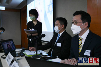 崔俊明分析各地现象后认为可参考以色列的做法,进一步扩大疫苗接种率,并在可行的情况下,令「疫苗气泡」更人性化。