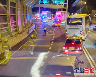 受事件影響，昨晚往屯門方向交通一度擠塞。fb「‎屯門公路塞車關注組」Kuen K Chan圖片