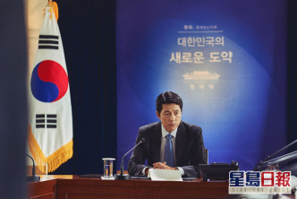 鄭雨盛飾演南韓元首。