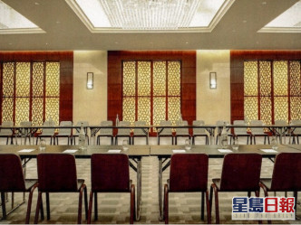 香港逸東酒店於逢星期一至五指定時間開放宴會廳予公眾用膳。圖片截取自香港逸東酒店官方網站