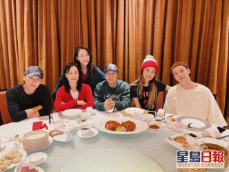 霍汶希與謝霆鋒、那英、甄子丹、容祖兒和陳偉霆在北京吃春節飯。