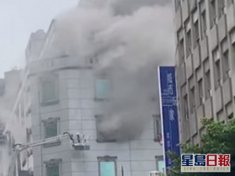 台北市錢櫃卡拉OK早前發生火警，導致多人死傷。網圖
