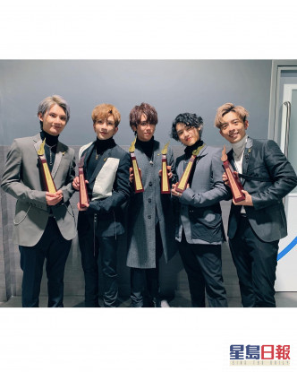 Anson Lo與姜濤、Jeremy、Edan及Jer玩得埋,經常互拍對方醜態。