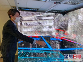 渠務署機電工程師梁重賢介紹「BiM@D」技術。