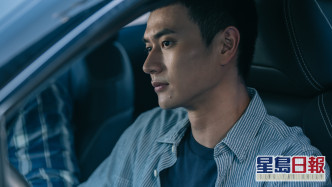 金馬獎男配角劉冠廷飾演機智的新人警員陳家豪，協助徐梓薇查案。