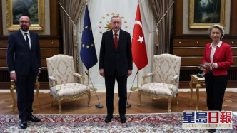 埃尔多安在会议厅现场没有准备冯德莱恩的座椅。土耳其总统府图片