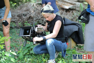 攝影導演Halyna Hutchins在事件中不幸身亡。