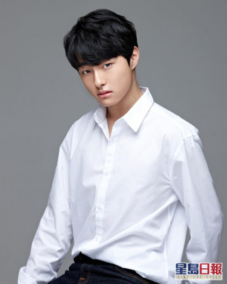 尹燦榮飾演李青山，是一位爲了守護暗戀對象溫祖而竭盡全力的高中生。