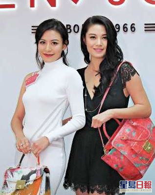 江若琳（左）當年甚受商家歡迎，不時獲邀出席活動。