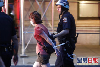 纽约警方拘捕大批示威者。AP资料图片