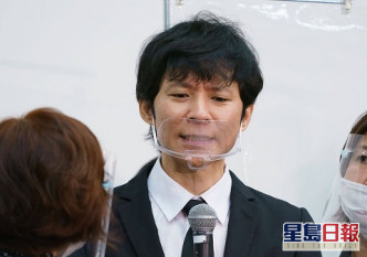 渡部健與佐佐木希婚後持續出軌，偷食新聞曝光半年後才召開道歉記者會。
