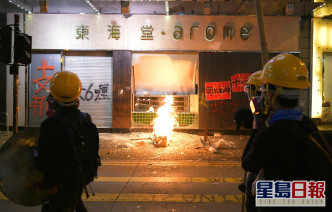 陳啟宗指香港無休止的政治爭拗導致經濟萎靡不振。資料圖片