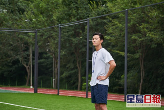 飾演球選手「尹洪大」的朴敘俊明顯黑實咗唔少。