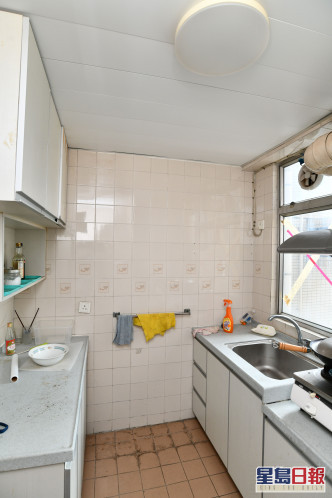廚房設有所需配備及家電，方便住戶下廚。