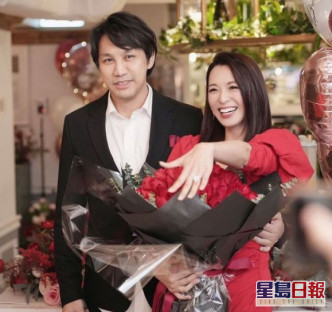 煒哥昨日生日獲拍拖3年的陳國強求婚。