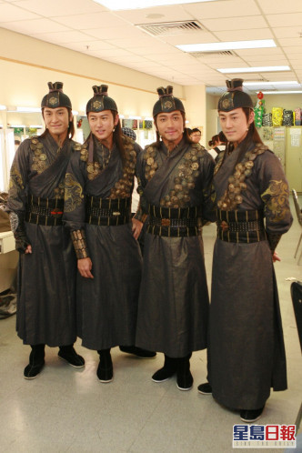 當年《少年四大名捕》由4位備受力捧小生林峯(右一)、吳卓羲(右二)、陳鍵鋒(左二)、馬國明(左一)擔任男主角。