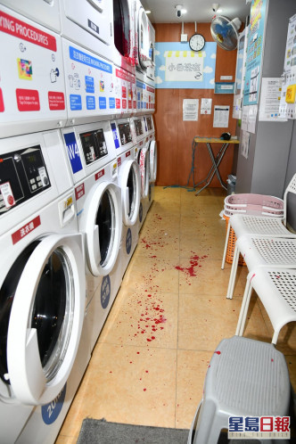 大埔两自助洗衣店遭淋红油。