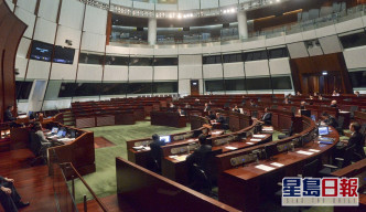 劉兆佳認為立法會中，三個組別的議席應該各佔30席。資料圖片