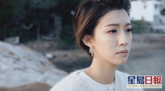 張子丰曾為「緋聞女王」蔡思貝翻唱嘅國語歌《太陽》MV擔任導演。