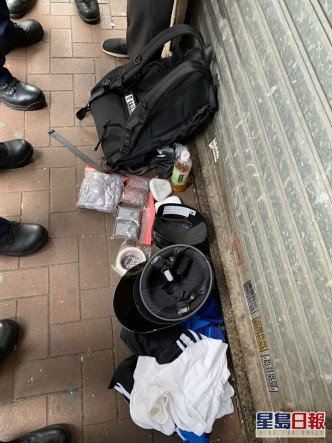 荃湾两名学生涉藏工具可作非法用途被捕。警方FB图片