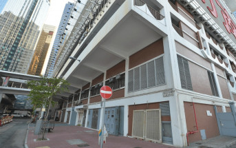 上環干諾道中近林士街鹹水管滲漏 西行封一線搶修 料凌晨恢復供水