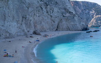 43歲中國女遊客 希臘乘坐滑翔傘墜海身亡