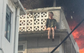 泰康圍火警｜男戶主逃生一幕曝光 危坐天台邊緣 村民：聽到3次爆炸聲
