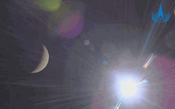 嫦娥六號︱首幅月球軌道日月合影揭幕  由搭載的巴基斯坦立方星拍攝