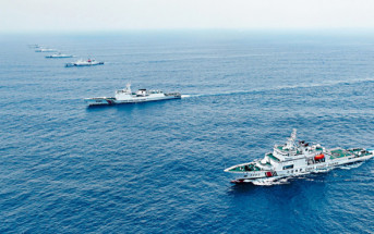 菲律賓護衛艇侵入黃岩島 解放軍海軍警告驅離
