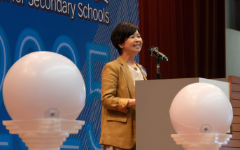出席中學基建模型創作決賽 何永賢讚能力不容小覷勉投身業界︱Kelly Online