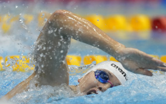 游泳｜環地中海泳賽52秒55觸池 何詩蓓100米捷泳奪金