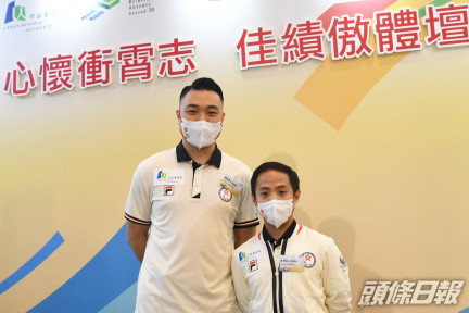 港隊殘奧獎牌得主陳浩源(左)、朱文佳(右)也有現身。郭晉朗攝